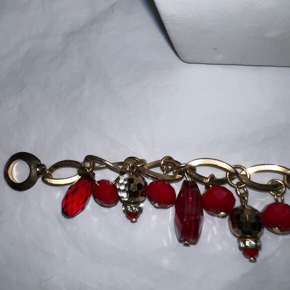 Vintage MCM Gold Tone And‎ Red Faceted Bead Toggle Charm Bracelet - Picture 3 of 5